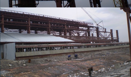 Industrielle Förderanlage und Stahlkonstruktion